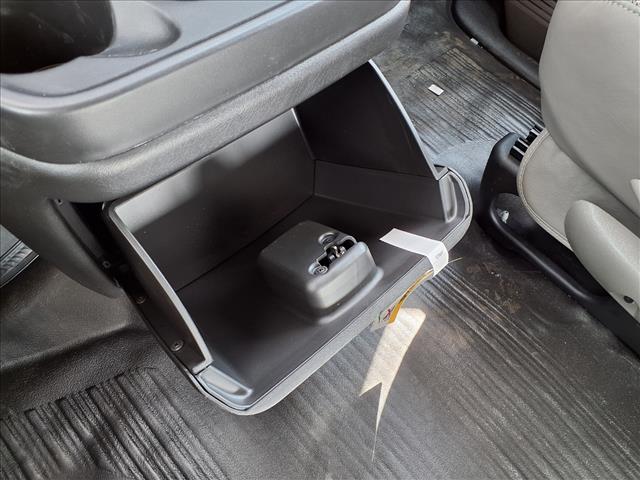 2025 Chevrolet Express 3500:C25128