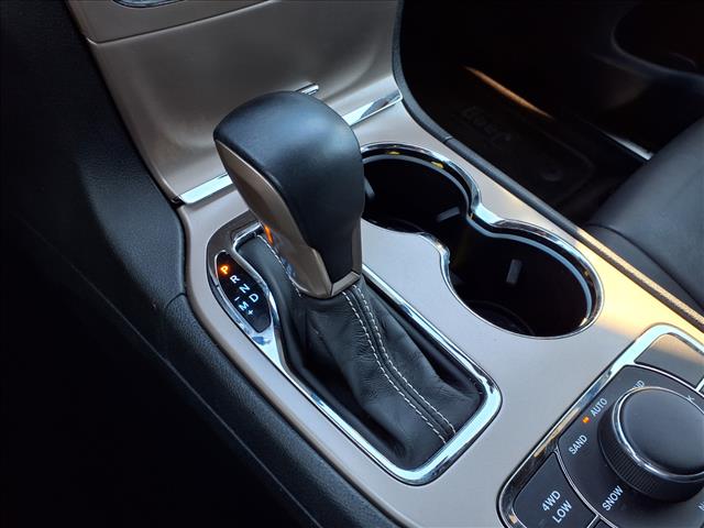 2017 Jeep Grand Cherokee Limited:CP2303A1