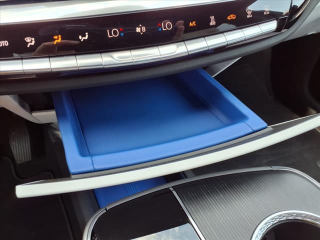 2025 Cadillac LYRIQ Sport 2:CP2307