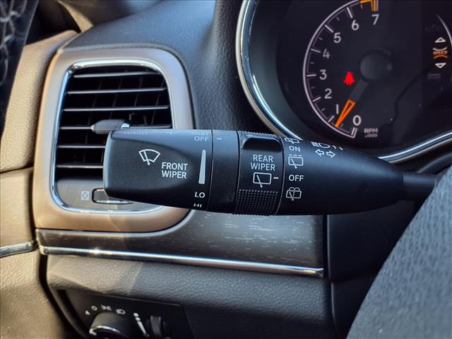 2017 Jeep Grand Cherokee Limited:CP2303A1