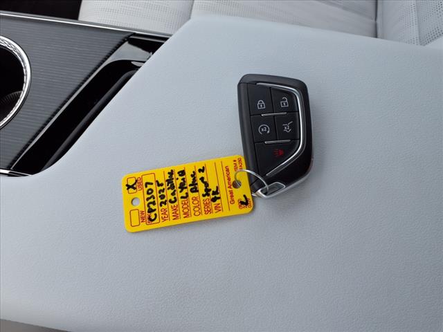 2025 Cadillac LYRIQ Sport 2:CP2307