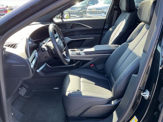 2024 Cadillac Lyriq Luxury photo 22