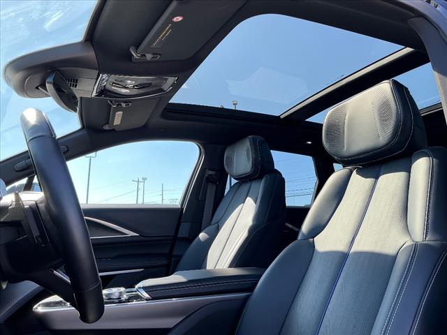 2024 Cadillac Lyriq Luxury photo 23