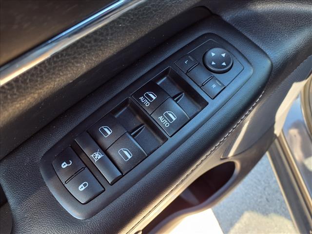 2017 Jeep Grand Cherokee Limited:CP2303A1