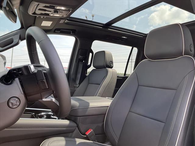 2025 Chevrolet Suburban Premier:C25122