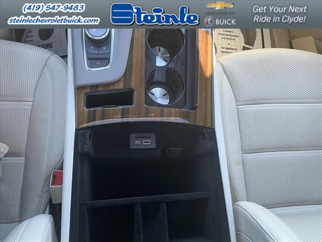 2024 Cadillac Escalade Premium Luxury Platinum:C25038A