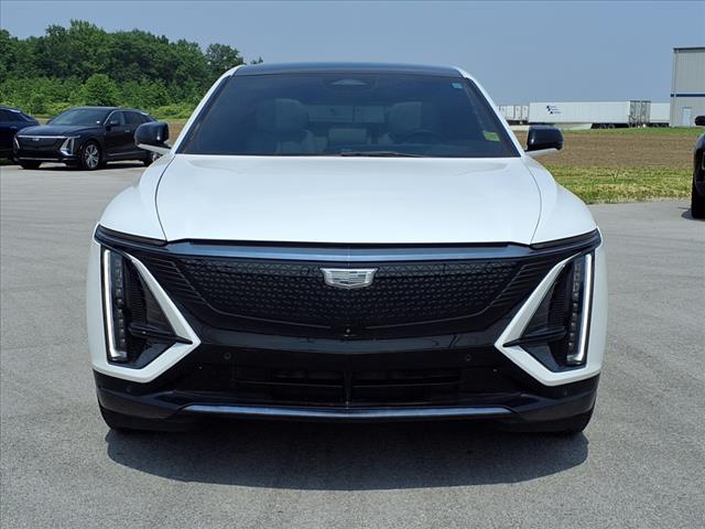 2024 Cadillac Lyriq Sport photo 2