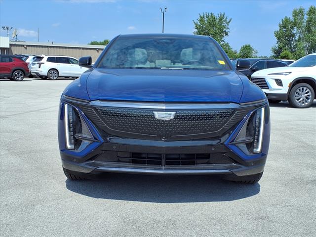 2025 Cadillac Lyriq Sport photo 2
