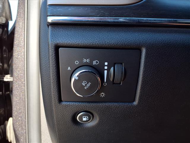 2017 Jeep Grand Cherokee Limited:CP2303A1