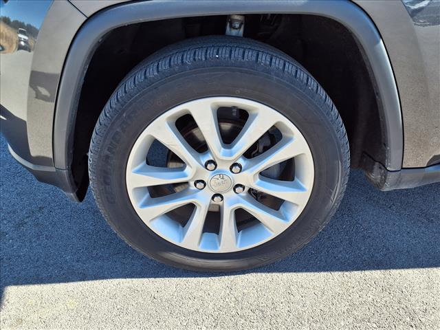 2017 Jeep Grand Cherokee Limited:CP2303A1