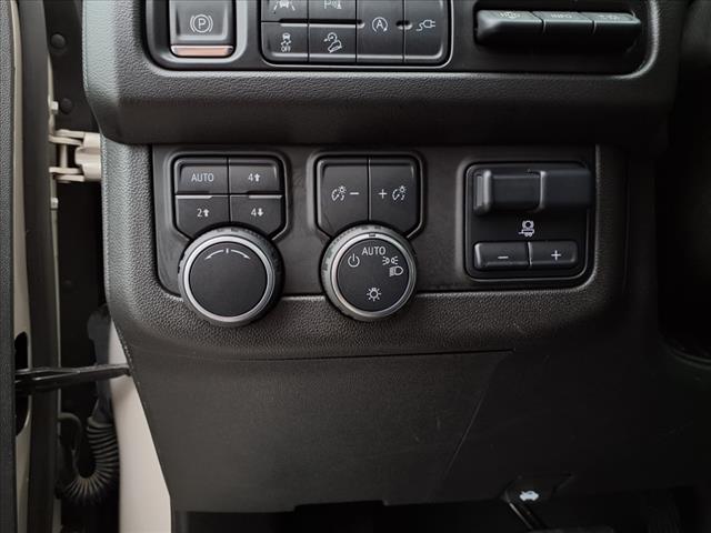 2021 Chevrolet Suburban High Country photo 34