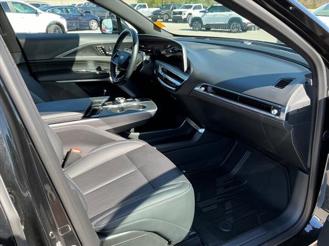 2024 Cadillac Lyriq Luxury photo 34
