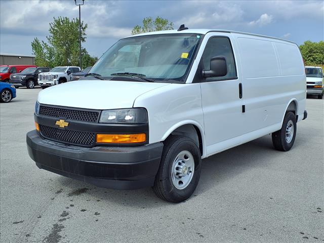 2025 Chevrolet Express 3500:C25128