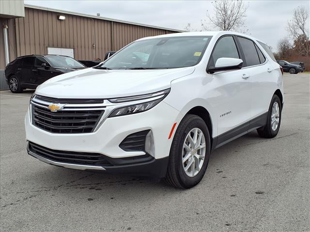 2022 Chevrolet Equinox LT photo 2