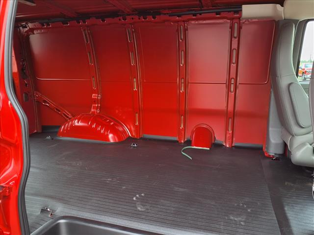 2025 Chevrolet Express 2500:C25127