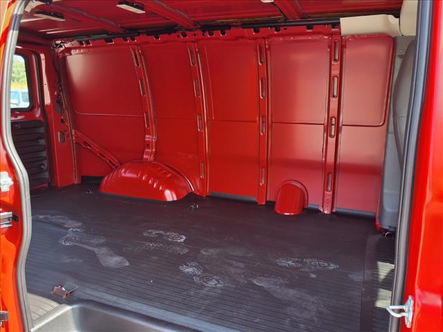 2025 Chevrolet Express 3500:C25129