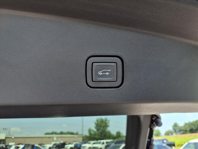 2025 Cadillac LYRIQ Sport 2:CP2307