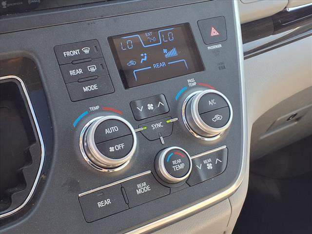 2017 Toyota Sienna 
