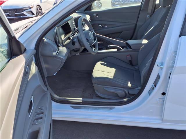 2025 Hyundai ELANTRA SEL Sport