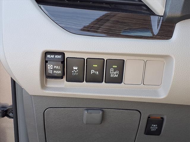 2017 Toyota Sienna 