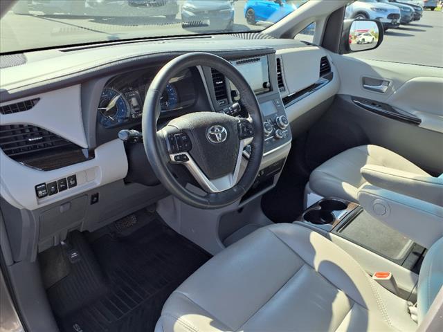 2017 Toyota Sienna 