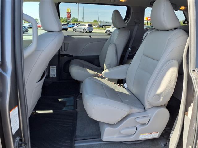 2017 Toyota Sienna 