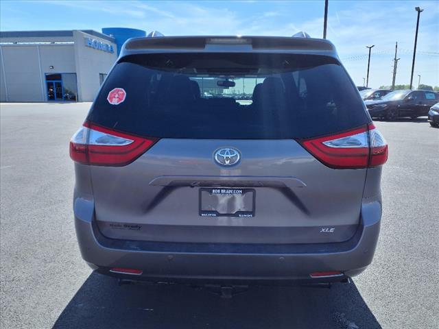2017 Toyota Sienna 