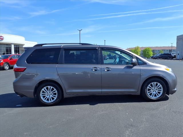 2017 Toyota Sienna 