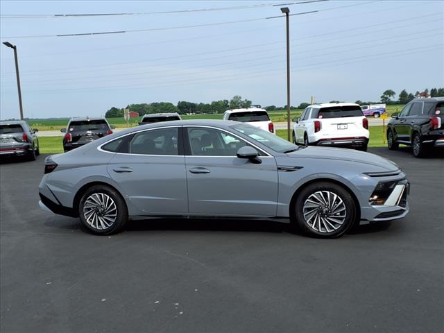 2025 Hyundai SONATA Hybrid SEL