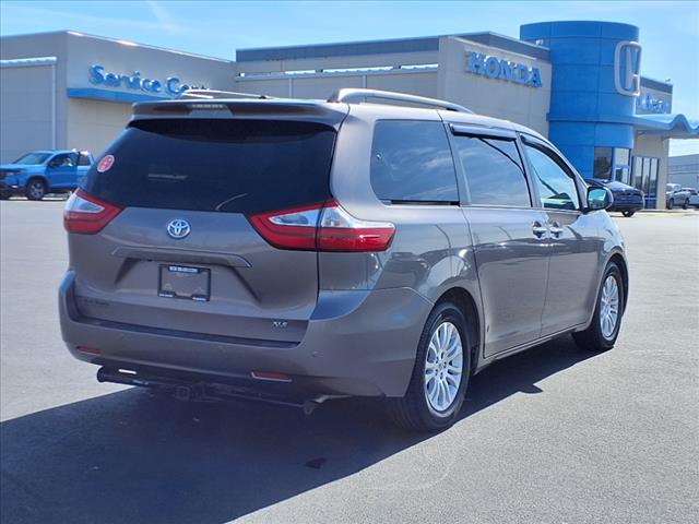 2017 Toyota Sienna 