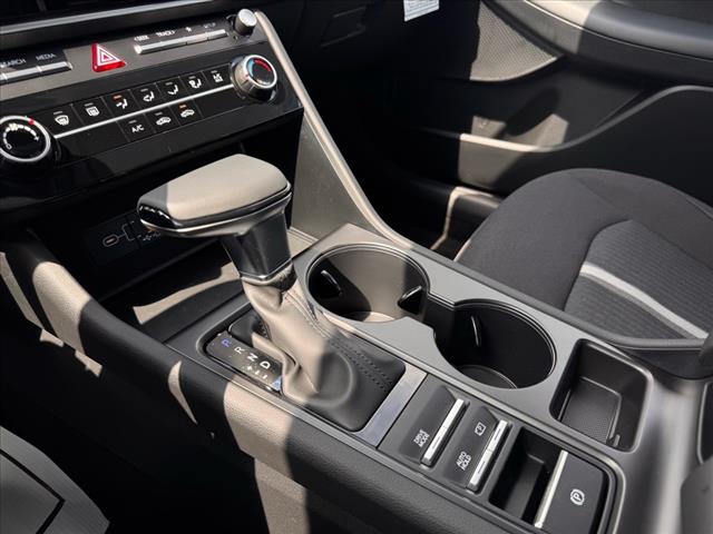 2025 Hyundai SONATA SE