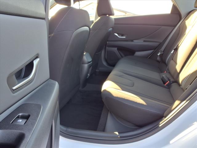 2025 Hyundai ELANTRA SEL Convenience