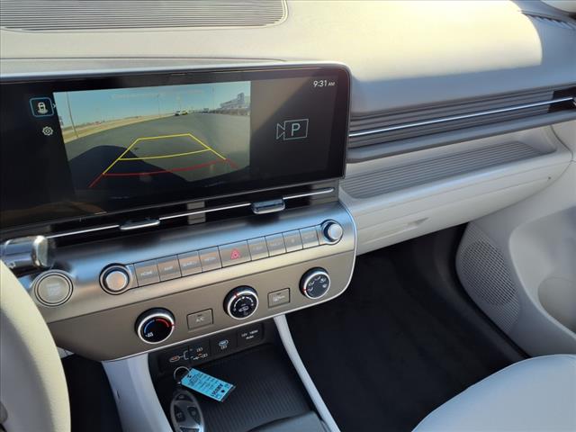 2025 Hyundai KONA SE