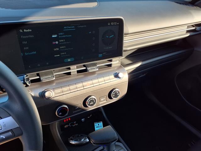 2025 Hyundai KONA SE