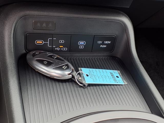 2025 Hyundai KONA SE