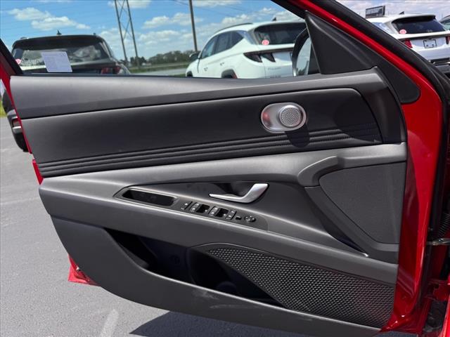 2025 Hyundai ELANTRA SEL Convenience