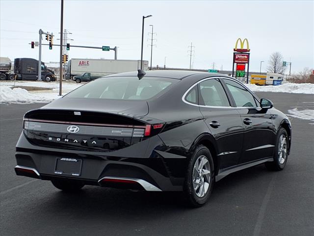 2025 Hyundai SONATA SE
