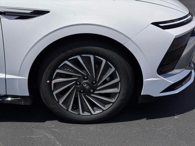 2025 Hyundai SONATA Hybrid SEL