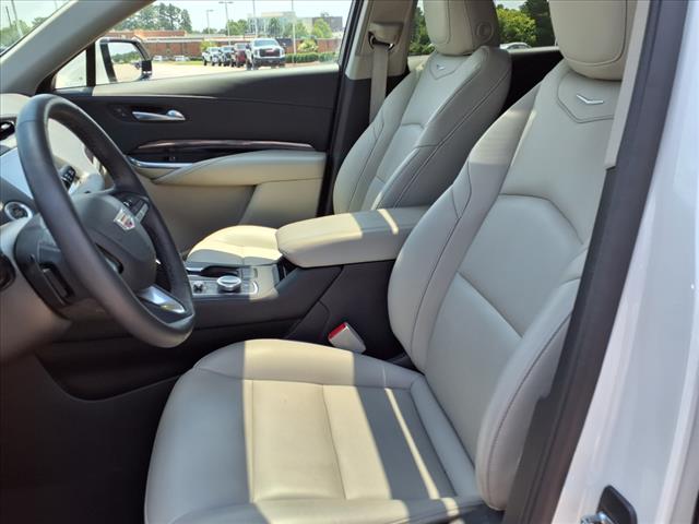 2022 Cadillac XT4 FWD 4DR LUXURY
