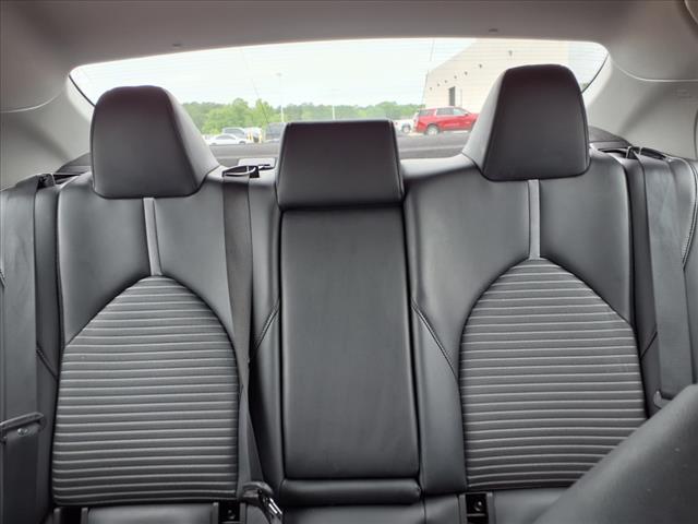 2022 Toyota Camry SE AUTO
