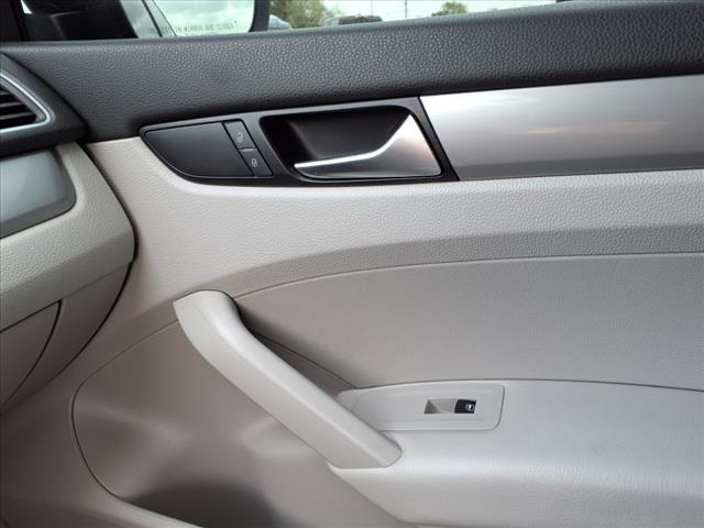 2013 Volkswagen Passat 4DR SDN 2.5L AUTO S W/APP
