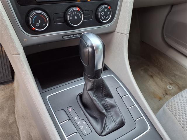 2013 Volkswagen Passat 4DR SDN 2.5L AUTO S W/APP