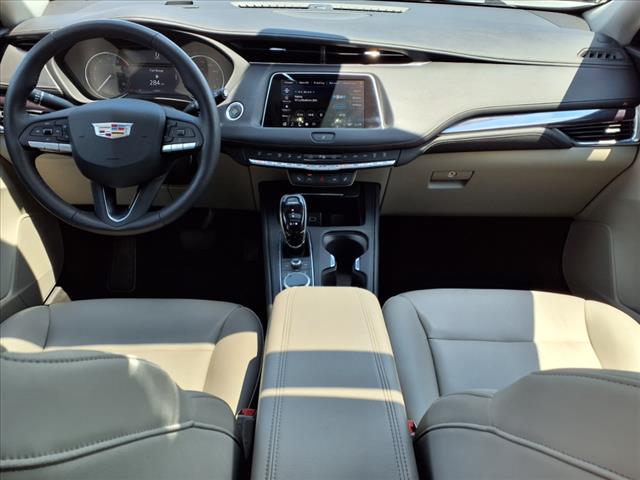 2022 Cadillac XT4 FWD 4DR LUXURY