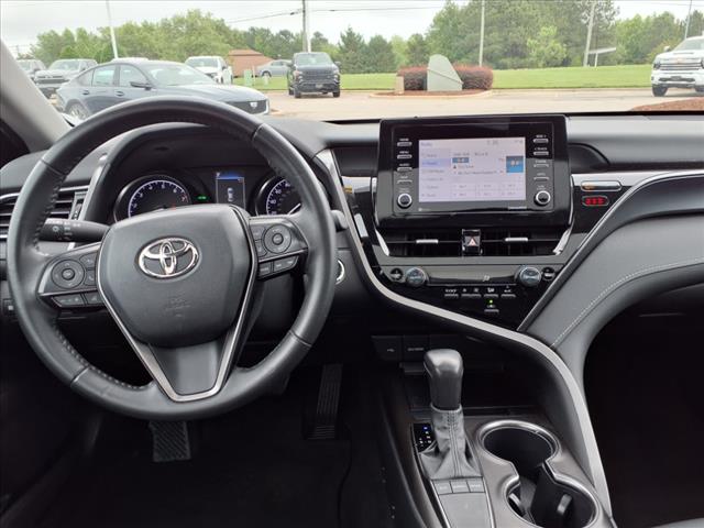 2022 Toyota Camry SE AUTO