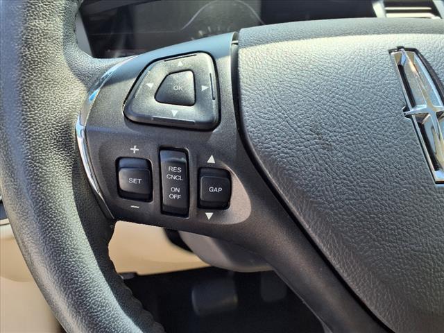 2014 Lincoln MKS Base