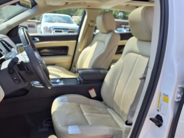 2014 Lincoln MKS Base