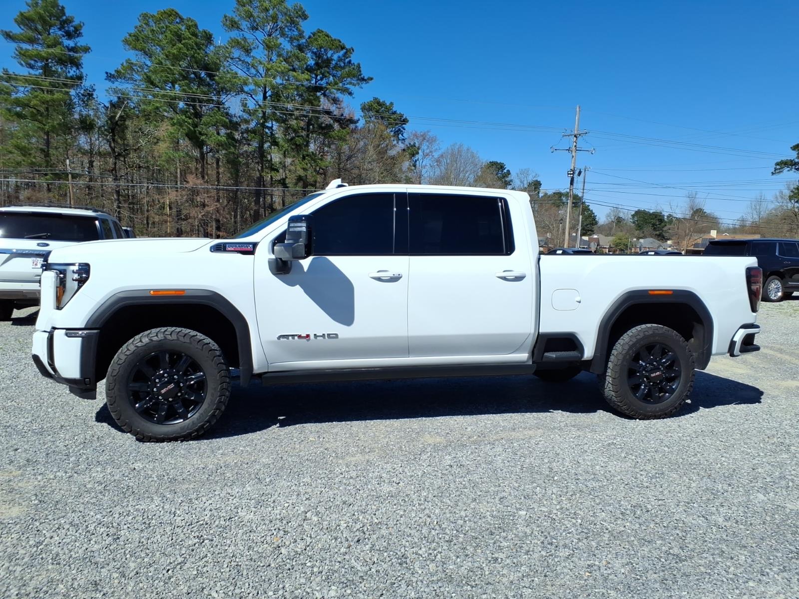 2025 GMC Sierra 2500HD AT4 Crew Cab 4WD