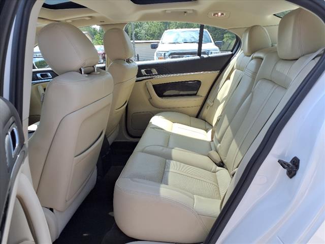2014 Lincoln MKS Base