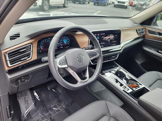 2024 Volkswagen Atlas SE 4Motion - Photo 11