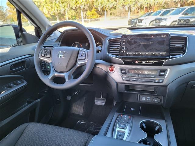 2025 Honda Ridgeline Sport+ - Photo 11